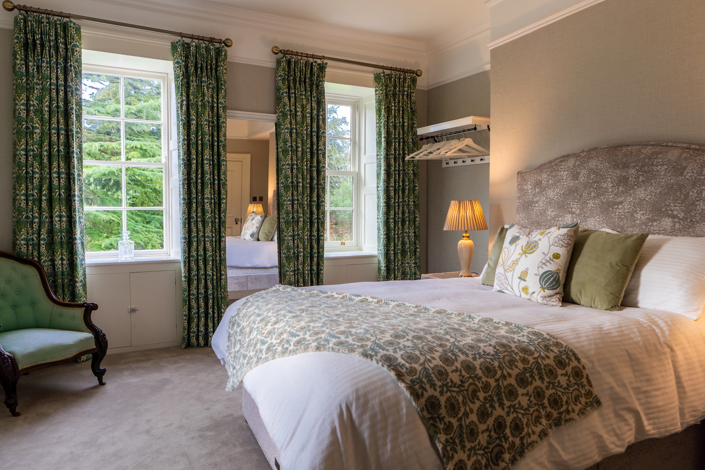 The Holly Room – A Luxurious Retreat in Bettystown