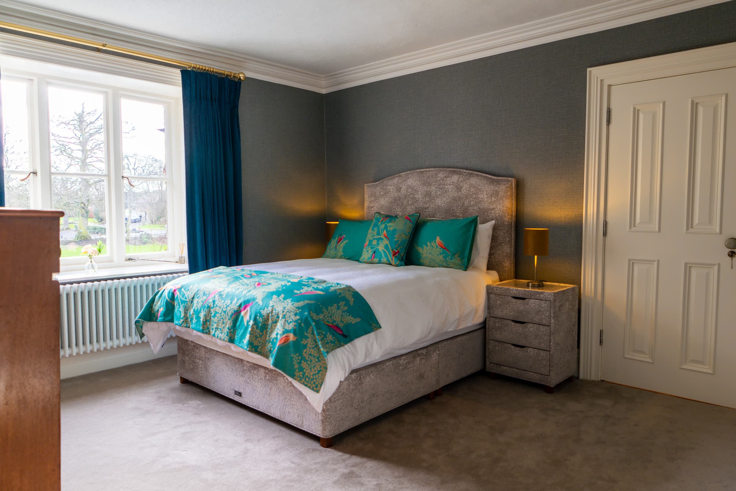 The Aspen Room – Sophisticated Comfort in Bettystown