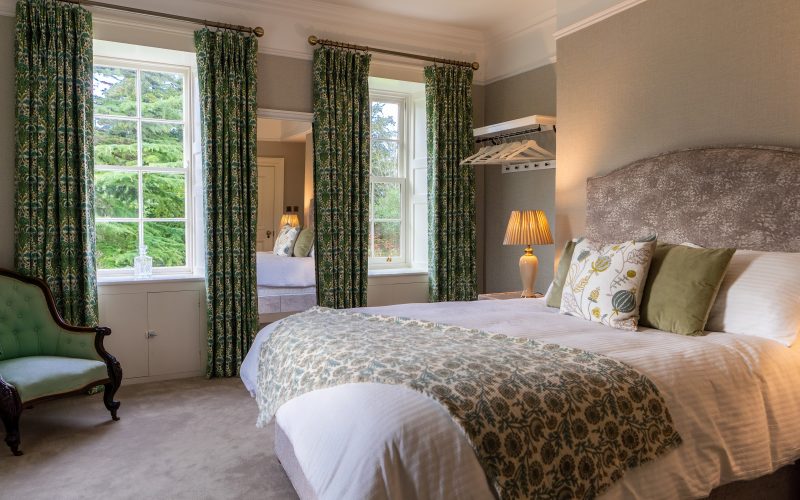 The Holly Room – A Luxurious Retreat in Bettystown